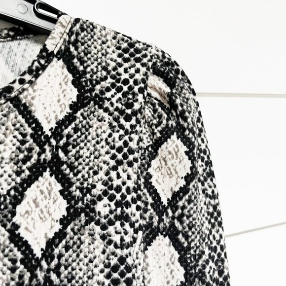 Anthropologie Sunday in Brooklyn Snake Print Long Sleeve XS Shirt - Picture 3 of 5